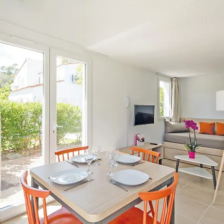 Zenitude Hôtel-résidences La Napoule Village Aparthotel 3*